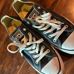 Navy blue converse all star size w9 / m7